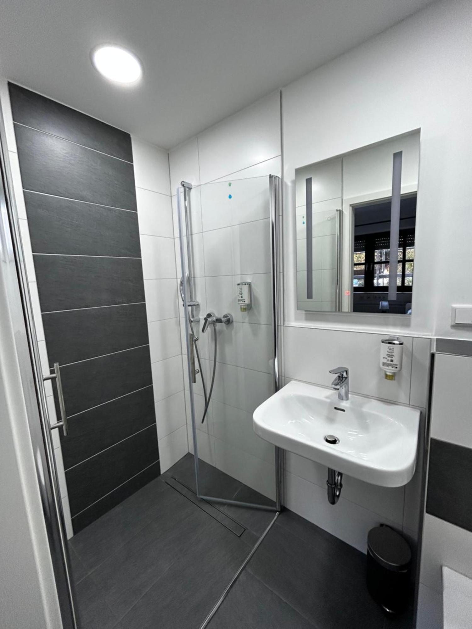 Olymp Wettenberg - Monteurzimmer Launsbach ภายนอก รูปภาพ
